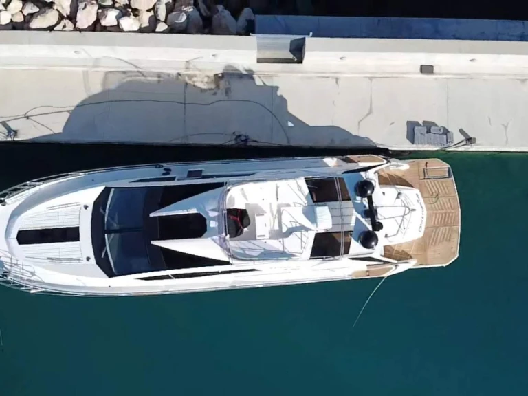 Louez un Galeon Galeon 700 Skydeck - 4 + 1 cab. à Novi Vinodolski