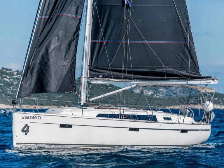 Bavaria Cruiser 41S a louer à Pirovac