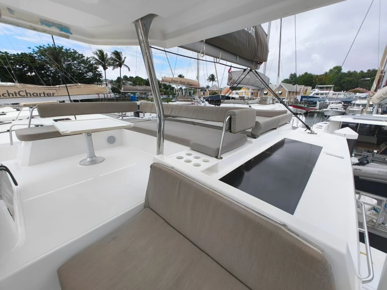 Catamaran à louer à Bas du Fort au meilleur prix