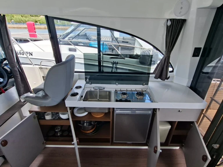 Bateau à moteur à louer à Punat au meilleur prix