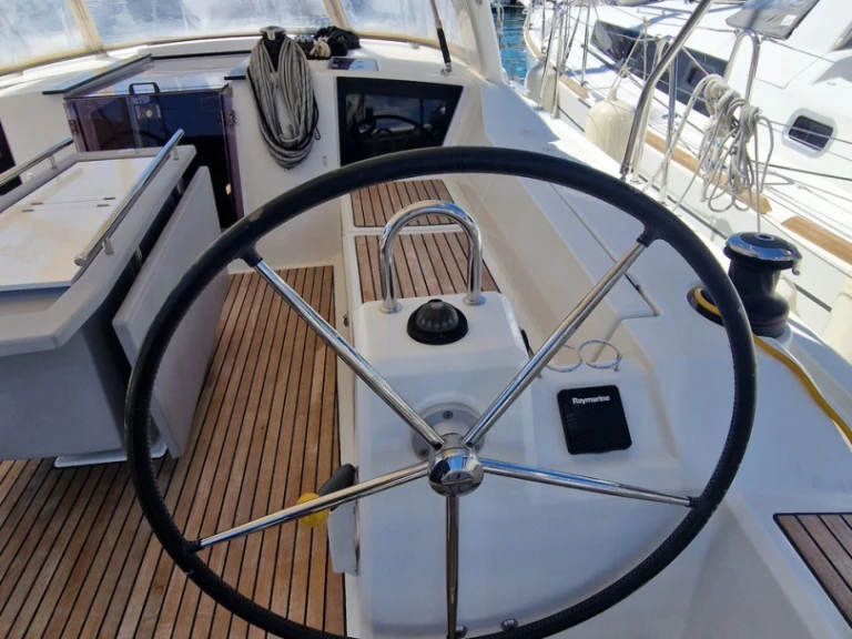 Location bateau Bénéteau Oceanis 41.1 à Gouviá sur Samboat