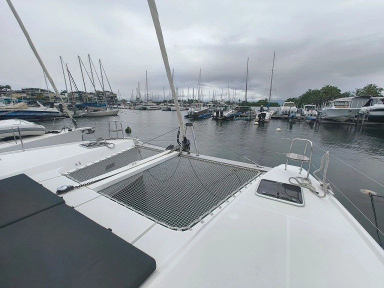 Location bateau Bas du Fort pas cher Lagoon 42