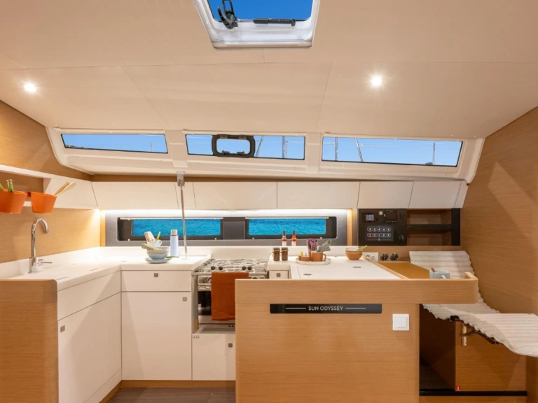 Jeanneau Sun Odyssey 455 a louer à Parham Town