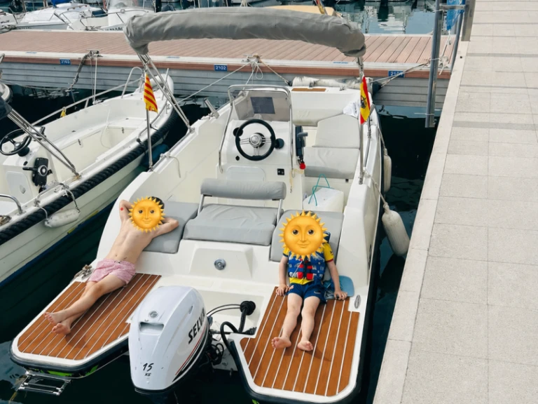 Louez un V2 BOATS 5.0 SPORT à Torredembarra