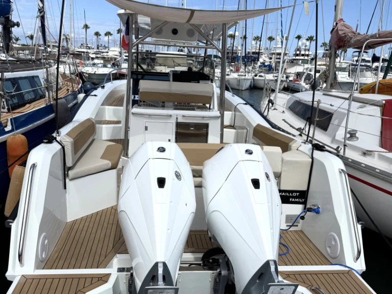 Louer Bateau à moteur avec ou sans skipper Pyxis à Golfe-Juan