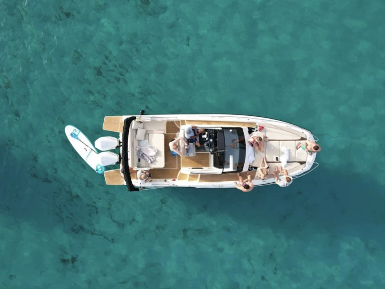 Bateau à moteur à louer à Sant Antoni de Portmany au meilleur prix
