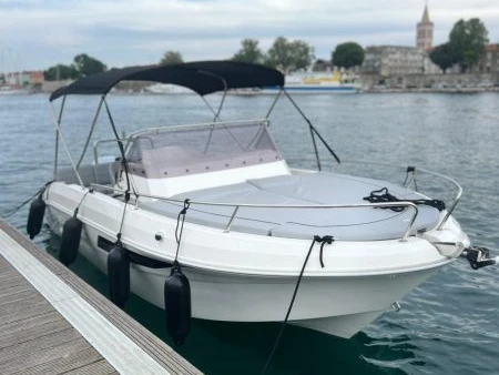 Louer Bateau à moteur avec ou sans skipper Atlantic à Preko