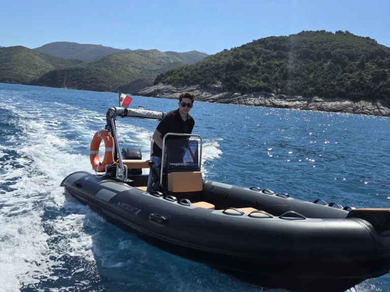 Louez un artboat RIB 500 à Portoferraio Port