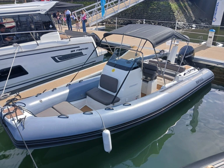 Louer Semi-rigide avec ou sans skipper Brig à Sanguinet