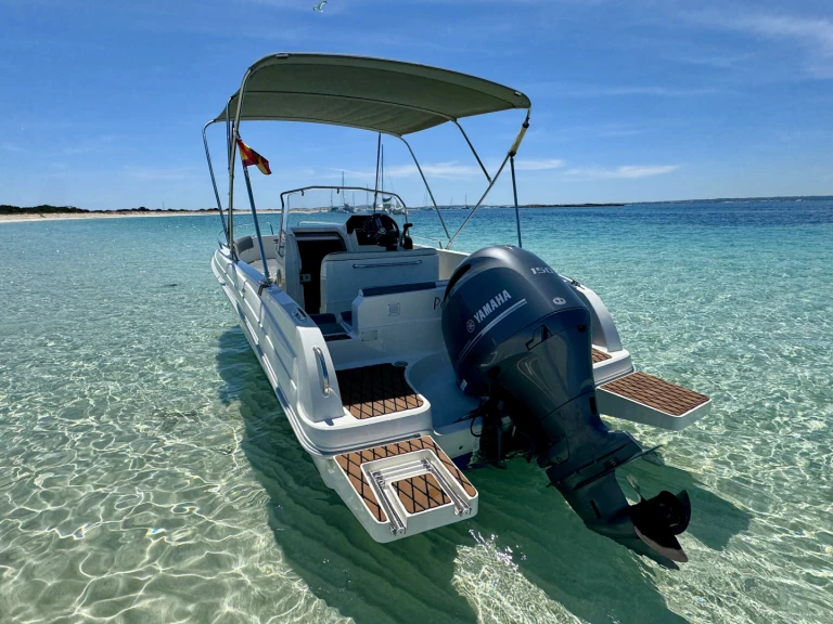 Location Bateau à moteur Pacific Craft avec permis
