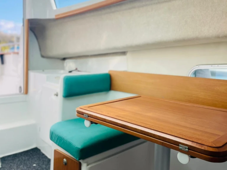 Location Bateau à moteur à Gives - Jeanneau Merry Fisher 695