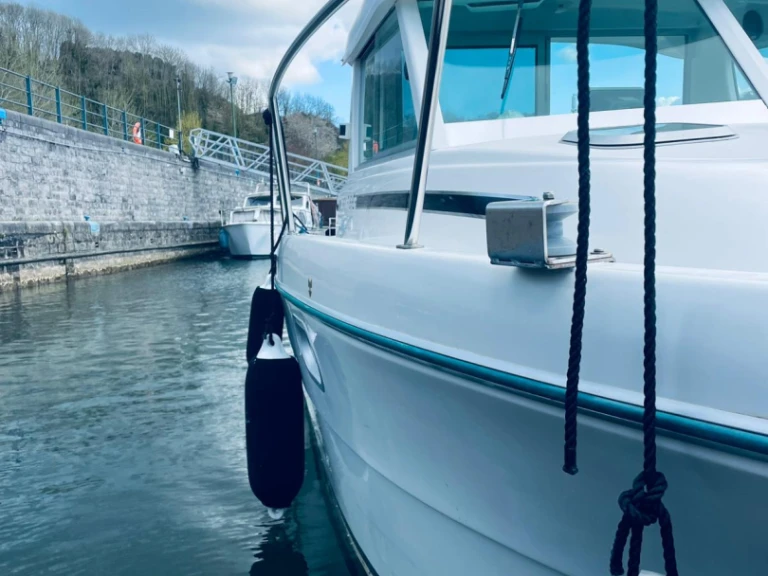 Louer Bateau à moteur avec ou sans skipper Jeanneau à Gives