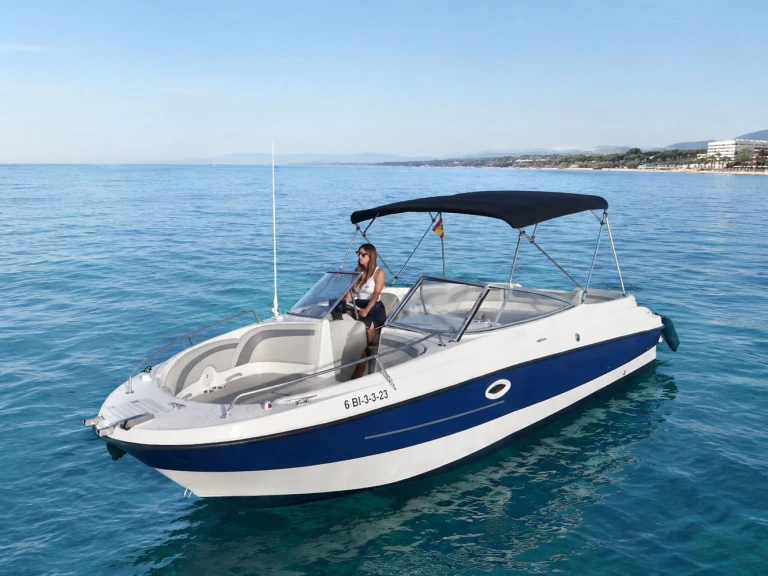 Location Bateau à moteur Bayliner avec permis
