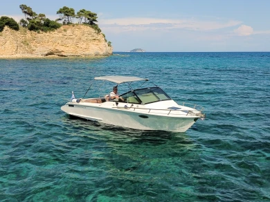 Pronajmout Motorová loď se skipperem či ne Coronet v Zakynthos