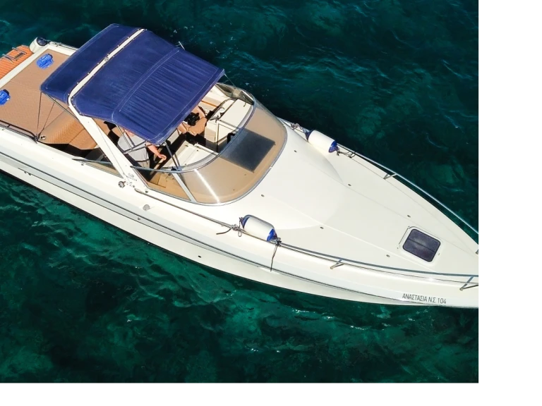 Bateau à moteur à louer à Laganás au meilleur prix