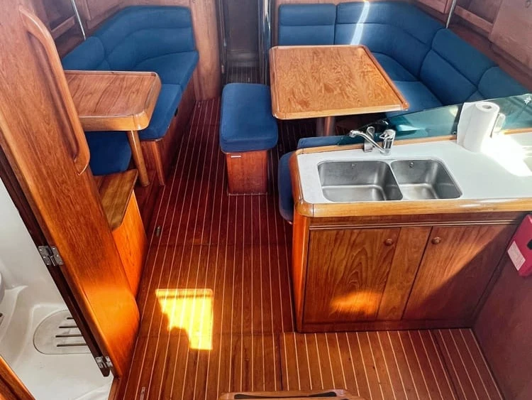 Louer Voilier avec ou sans skipper Jeanneau à Gênes