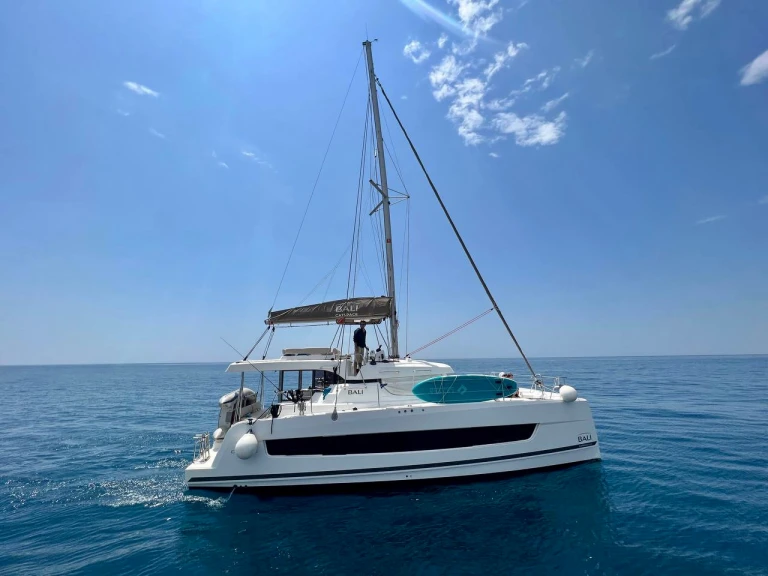 Catamaran à louer à Mrčevac au meilleur prix
