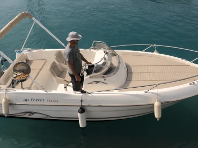 Yacht charter Six-Fours-les-Plages cheap Cap Ferret 552 Sun Deck