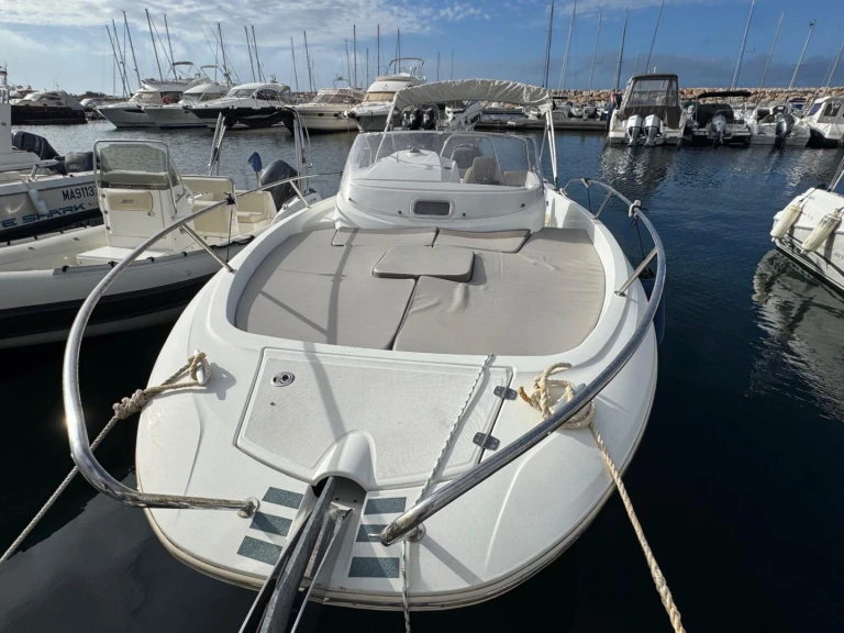 Location à Empuriabrava - Jeanneau Cap Camarat 7.5 WA Serie 2 sur SamBoat