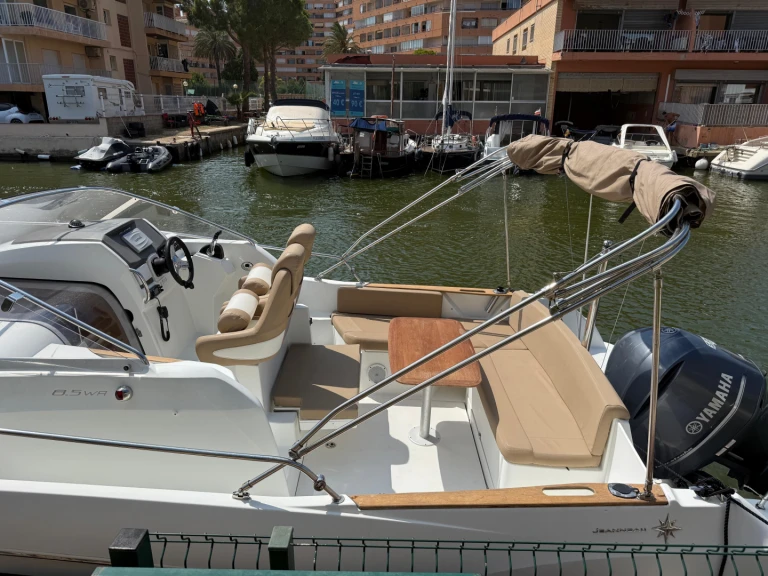 Location Bateau à moteur BravaBoats avec permis