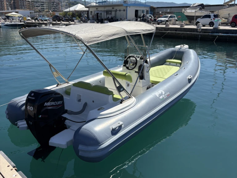 Location à Salerne - Predator 599 sur SamBoat