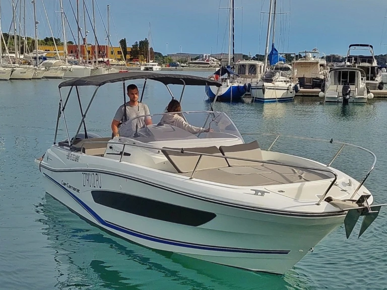 Location Bateau à moteur à Pula - Jeanneau Cap Camarat 7.5 WA Serie 2