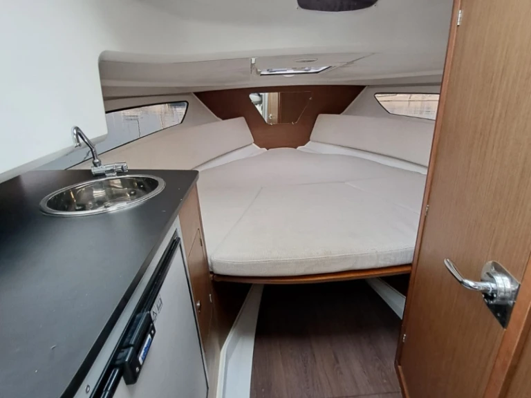 Location Bateau à moteur Jeanneau avec permis