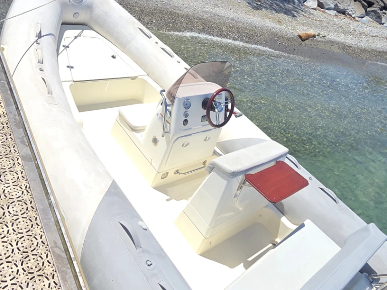 Louez un Zodiac Medline 580 à Évian-les-Bains