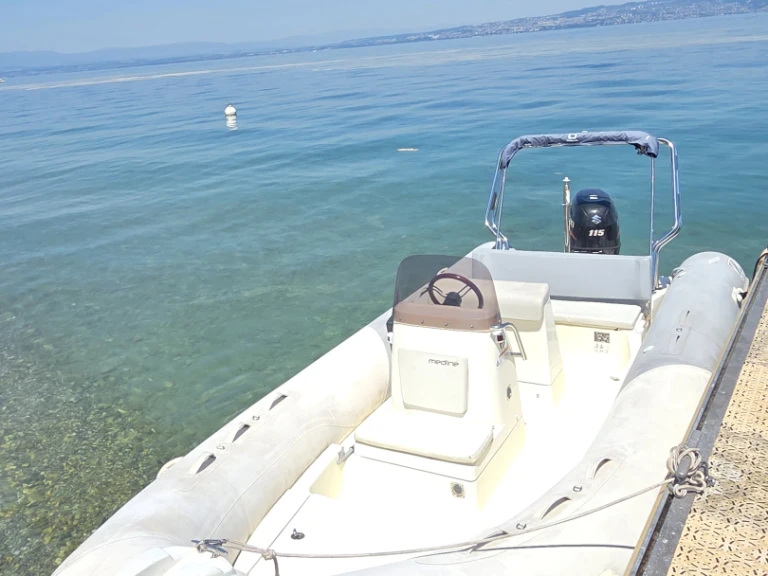 Location bateau Évian-les-Bains pas cher Medline 580