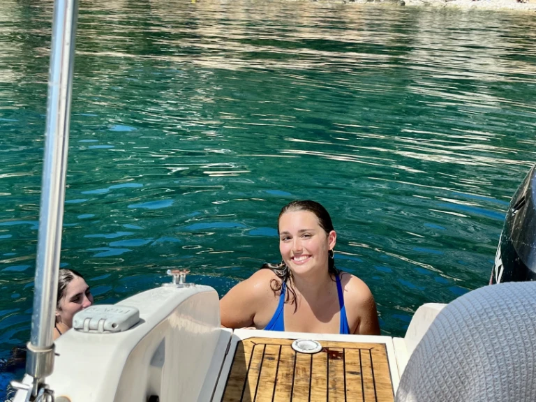 Location Bateau à moteur à Nice - Rio Rio 650 Day Cruiser