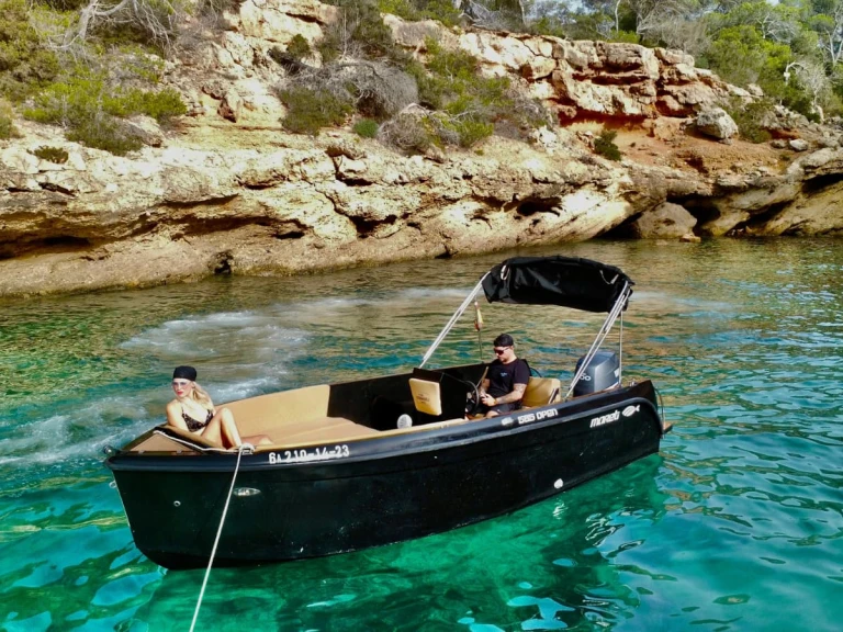 Louez un Mareti 585 à Sant Antoni de Portmany