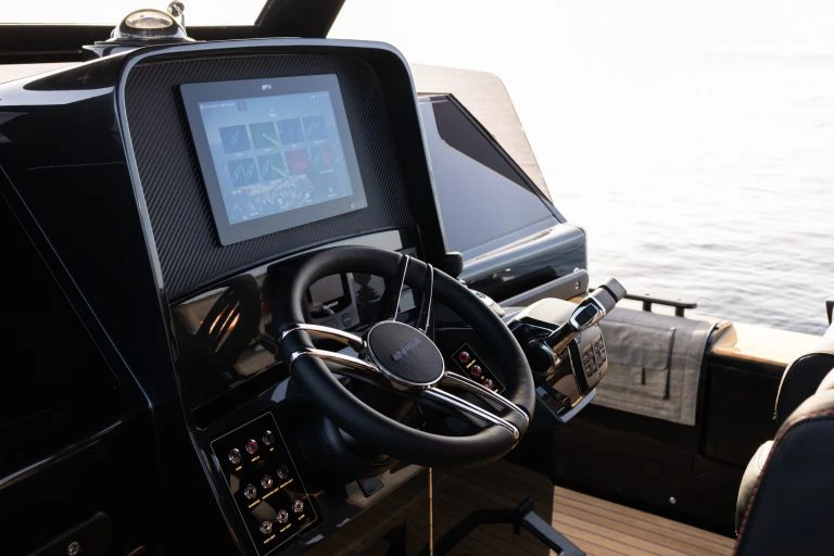 Novamarine bs 100 a louer à Porto Rotondo