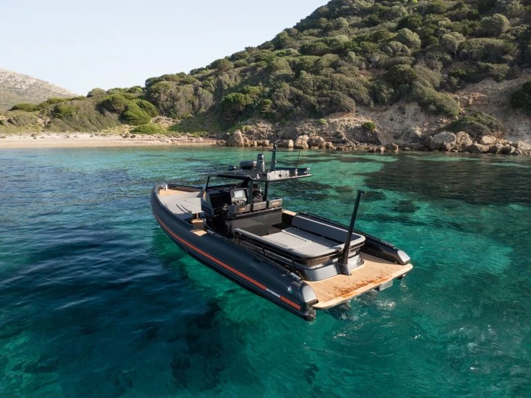 Louez un Novamarine bs 100 à Porto Rotondo