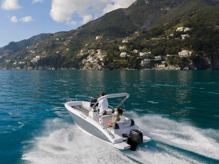 Louer Bateau à moteur avec ou sans skipper Idea Marine à Salerne