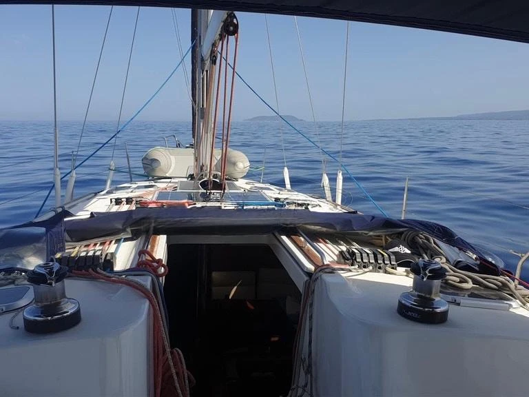 Louez un Jeanneau Sun Odyssey 43 à Níkiti