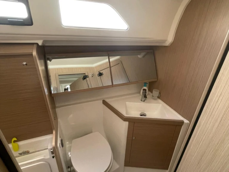 Location bateau Salivoli pas cher Oceanis 40.1