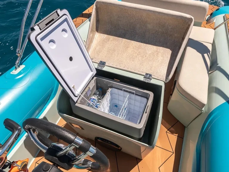 Location Bateau à moteur à Trogir -  Bura 8.0