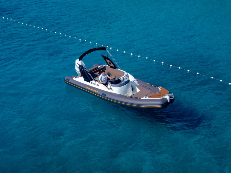 Semi-rigide à louer à Hvar au meilleur prix