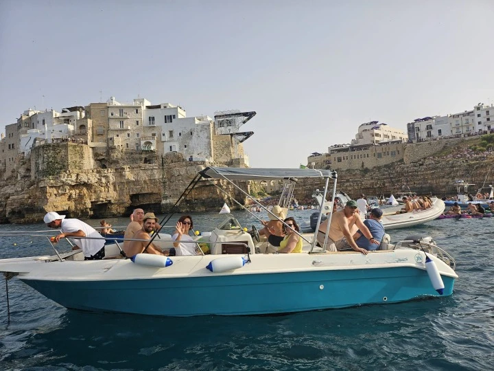 Location bateau Polignano a Mare pas cher Eden 22