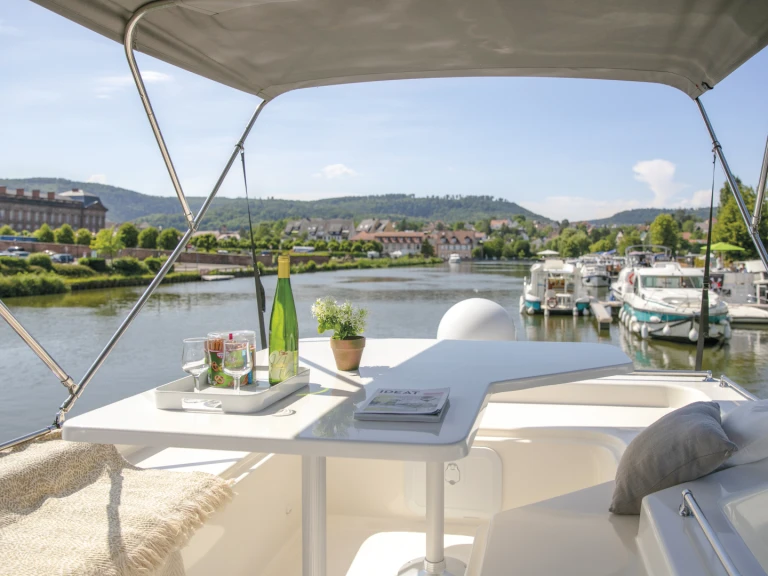 Location bateau Port-sur-Saône pas cher Nicols Quattro Fly C