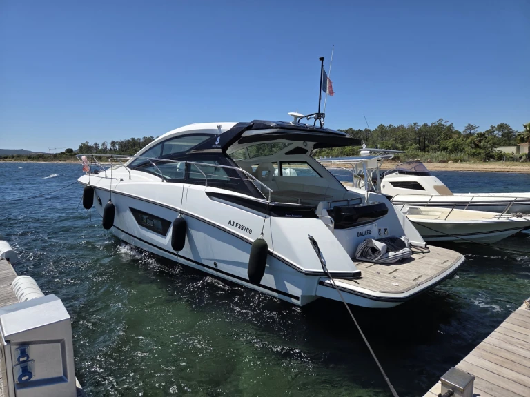 Louer Bateau à moteur avec ou sans skipper Bénéteau à Porto-Vecchio