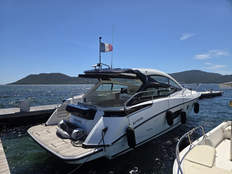 Location Bateau à moteur Bénéteau avec permis