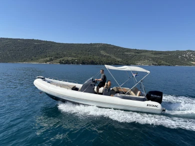 Hire a Zodiac Medline 7.5 Trogir