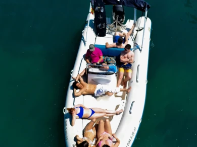 Noleggio Barca a motore a Roses – Zodiac Medline II