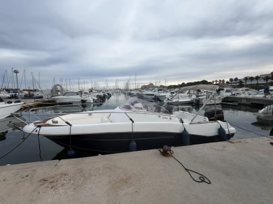 Yacht charter Martigues - Jeanneau Cap Camarat 7.5 WA on SamBoat