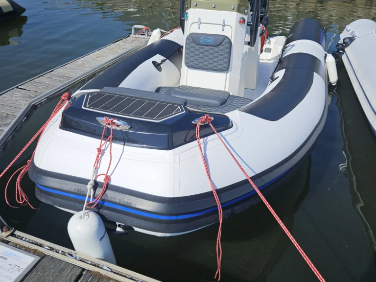 Louez un 3D Tender TR54 à Pornichet
