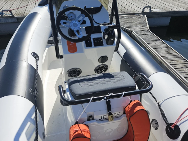 Location bateau 3D Tender TR54 à Pornichet sur Samboat