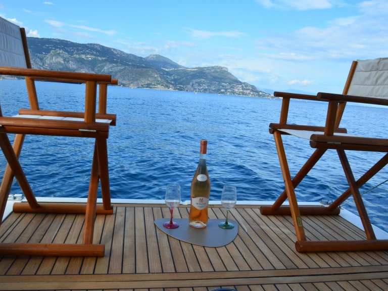 Location bateau Greenline Greenline 33 à Beaulieu-sur-Mer sur Samboat