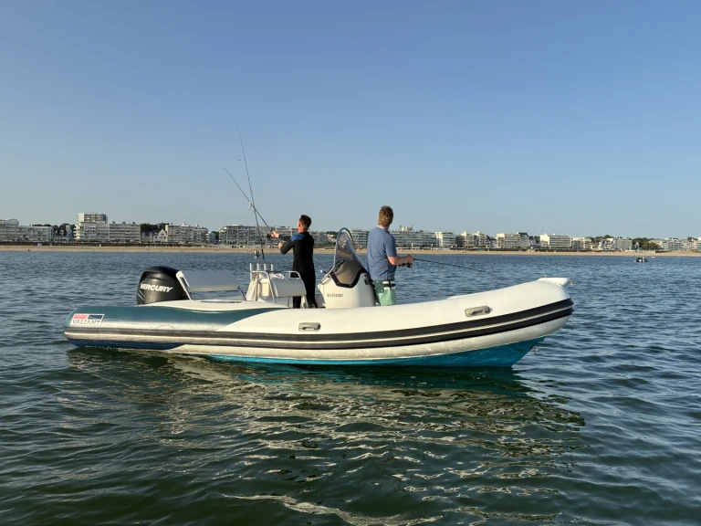 Louer Semi-rigide avec ou sans skipper Valiant à Le Pouliguen