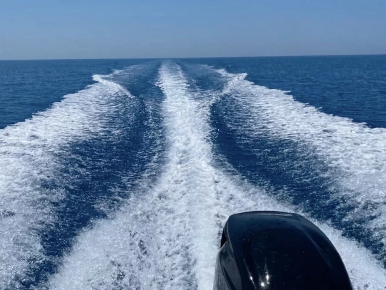 Louer Semi-rigide avec ou sans skipper Colbac à Marsala